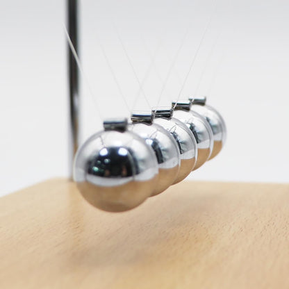QLKUNLA Newtons Cradle Balance Balls Science Physics Gadget Desktop Decoration Kinetic Motion Toy for Home and Office