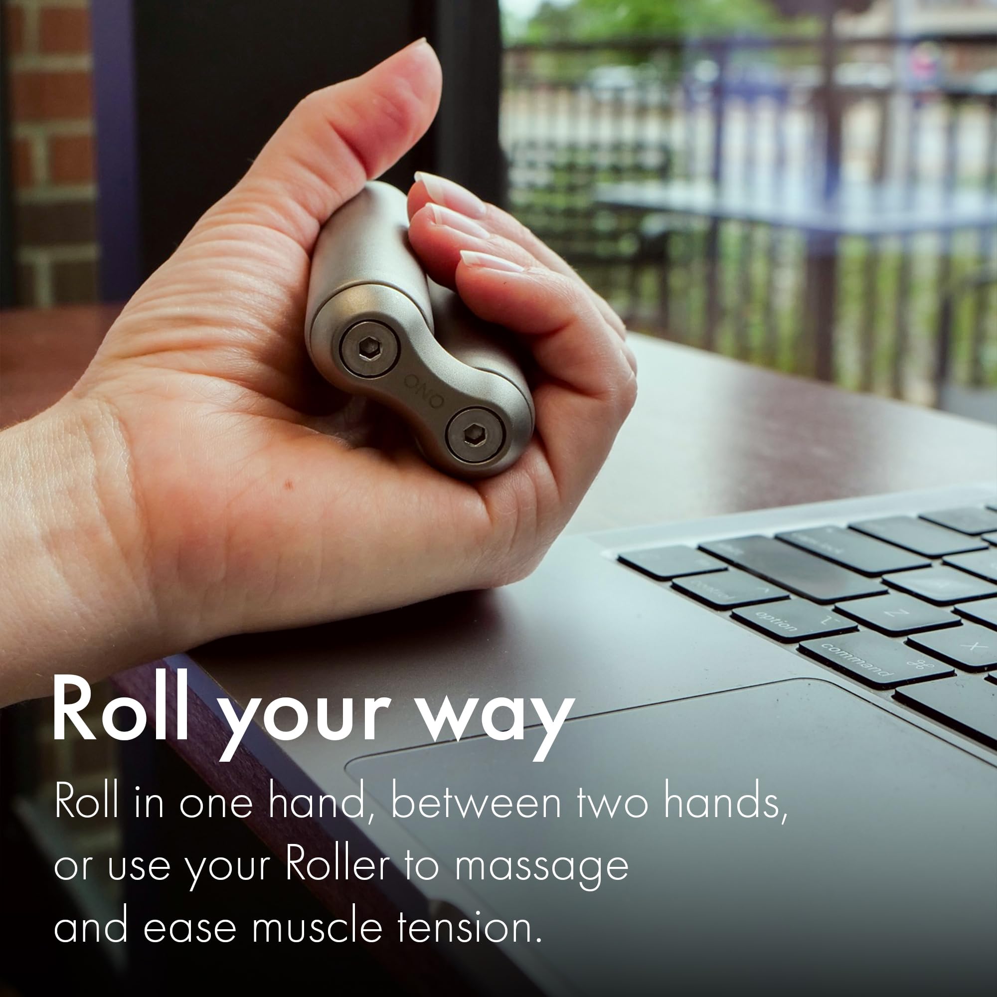 PREMIUM FIDGET ROLLER – STRESS RELIEF & FOCUS HAND TOOL